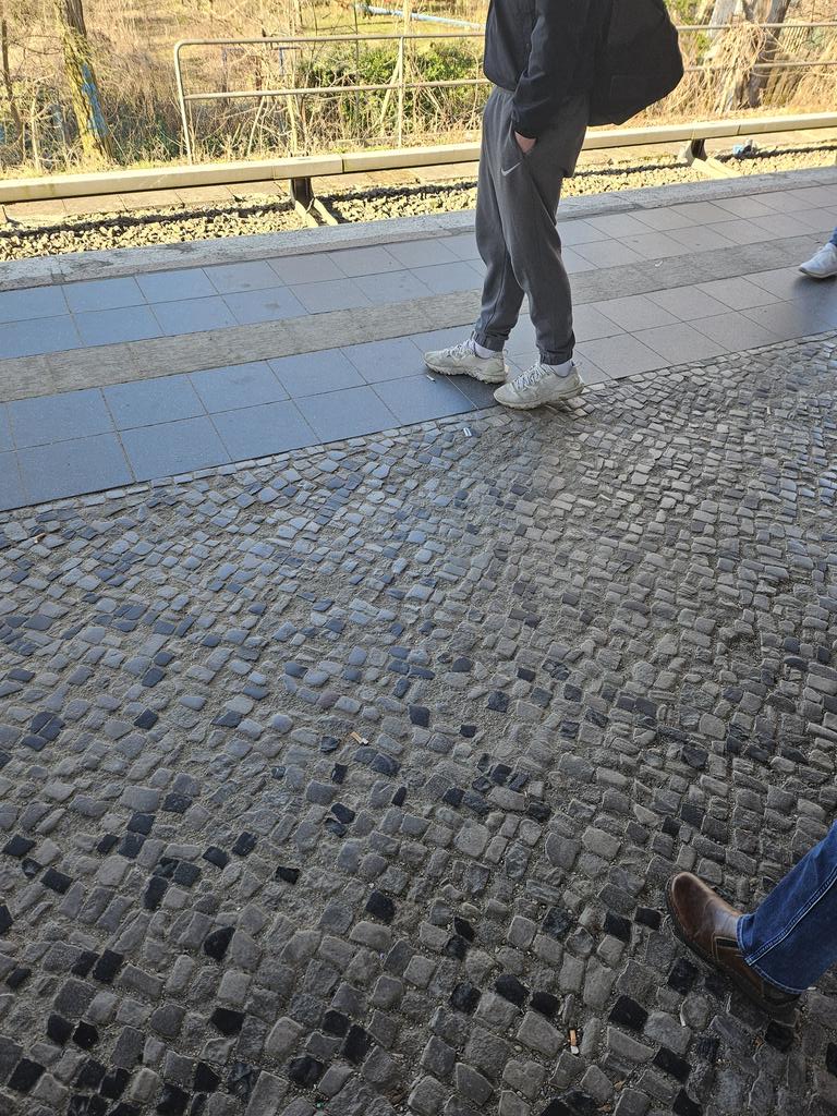 AAas15565's tweet photo. #berlinbulge #berlindick #berlingay #straightbulge #bulge https://t.co/dIKVKeLxjc