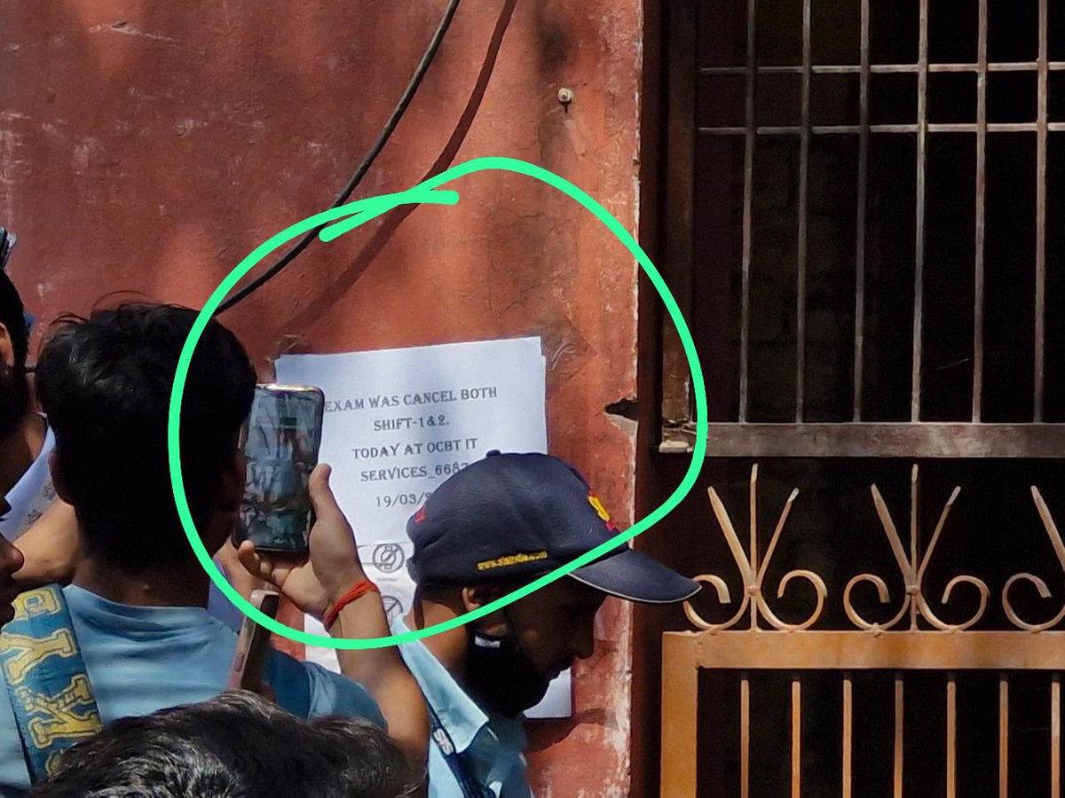 SuVe4Madurai's tweet photo. தொழில்நுட்ப கோளாறு காரணமாக இரயில்வே தேர்வு வாரியத் தேர்வு ரத்து.

1000 கிலோமீட்டருக்கு மேல் பயணப்பட்டு தேர்வு மையத்திற்கு சென்றுள்ள தேர்வர்கள் அதிர்ச்சி.

போதுமான முன்னெச்சரிக்கை
செய்திடாமல் இருந்தது ரயில்வே தேர்வு வாரியத்தின் அலட்சியத்தின் உட்சம். 

இந்த செயல் RRB யின் நம்பிக்கையையே கேள்விக்கு உள்ளாக்குகிறது.

பிற மாநிலங்களுக்கு தேர்வு மையம் வரை சென்று திரும்பிய தேர்வர்களுக்கு இழப்பீட்டுத் தொகை வழங்க வேண்டும். 1/2

@AshwiniVaishnaw @GMSRailway @rrcsr 

#RRB_ALP_CBT
#Refund_To_Examiners 
#Enquire_RRB_TechTeam 
#சொந்தமாநிலங்களில்_தேர்வுமையம் 
#Ensure_Local_Exam_Center