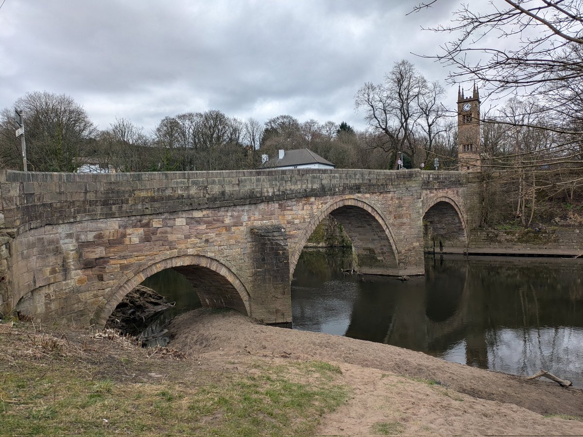 SalfordianThe's tweet image. Ringley Old Bridge, Bury. Oldest bridge over the Irwell River. Built 1677 and Grade II listed. Cracking pub on one side called the Horseshoe, do a great traditional rag pudding. 💚🩵🖤
#walking
#photoart 
#stonework