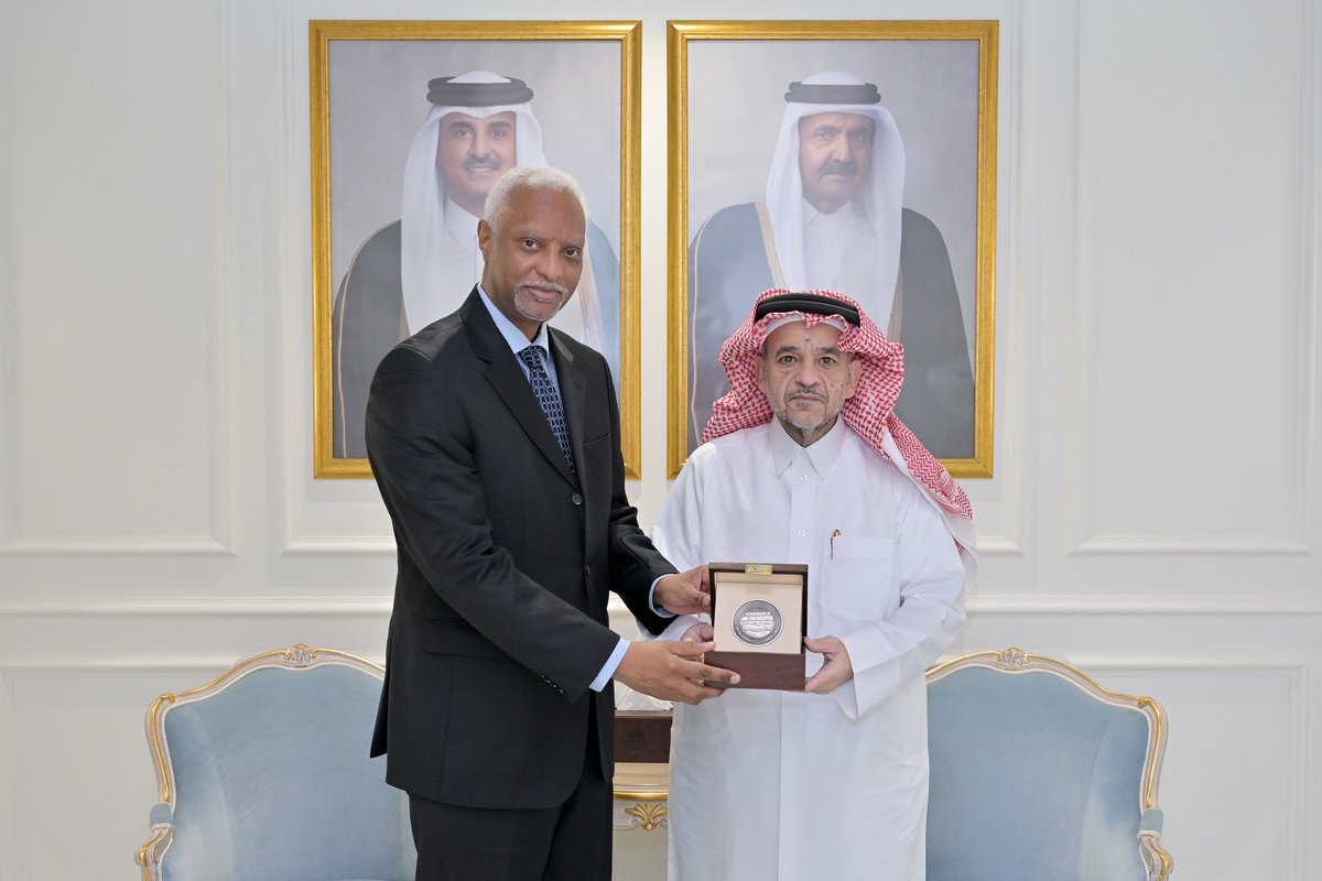 سعدتُ اليوم بلقاء سعادة سفير جمهورية السودان في #جامعة_قطر ، حيث ناقشنا سبل تعزيز التعاون الأكاديمي والبحثي بين الجامعة والمؤسسات التعليمية في السودان. نؤمن بأن الشراكات الدولية تفتح آفاقًا جديدة للطلبة والباحثين.