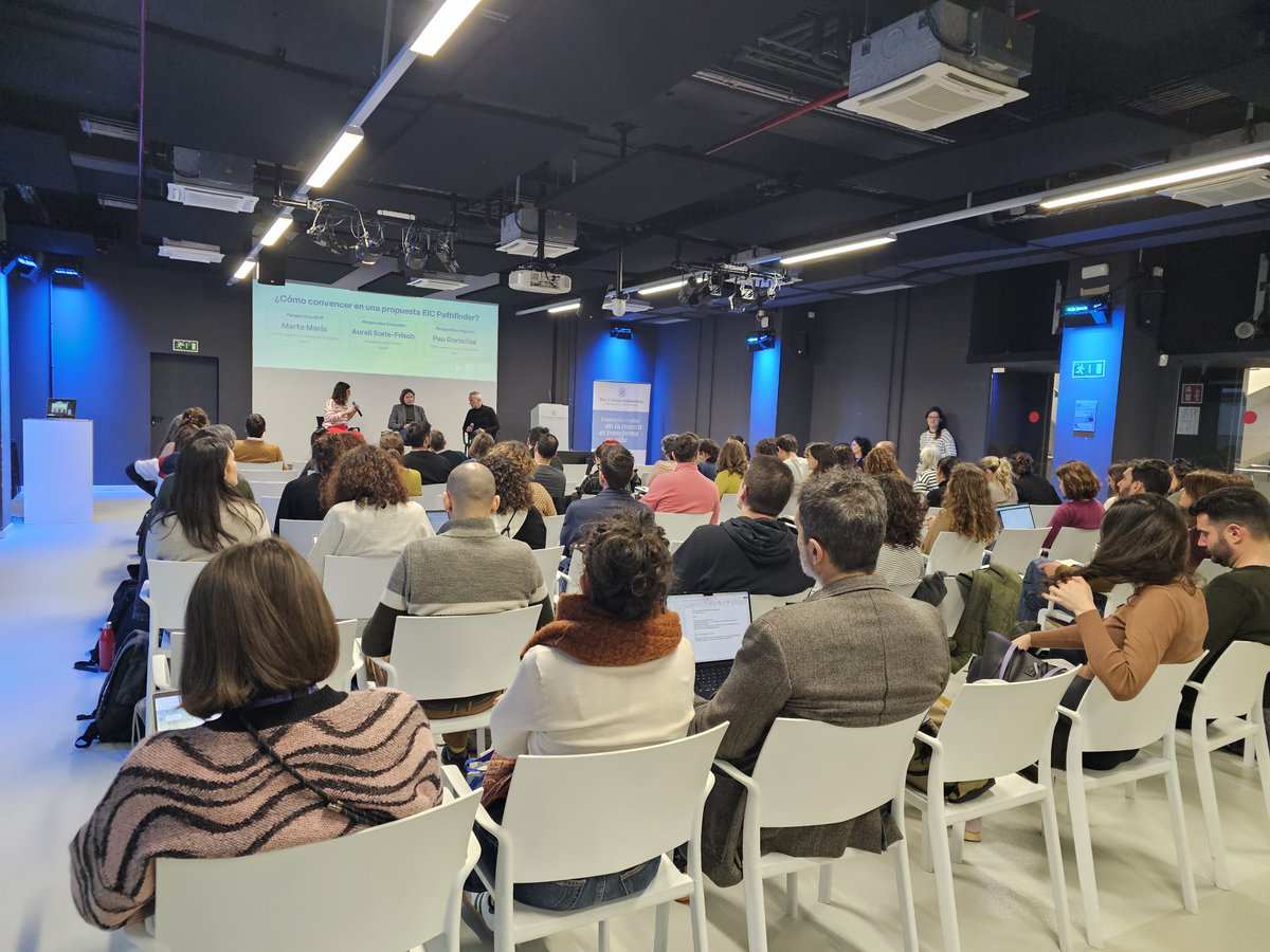 PHOTOTHERAPORT's tweet image. 🎙️ #PHOTOTHERAPORT coordinator and #IBEC researcher Pau Gorostiza shared his experience as a grant recipient at an EIC Pathfinder Open workshop💡🚀
His participation provided insights on the writing process and key strategies to prepare successful proposals for the 2025 call🙌