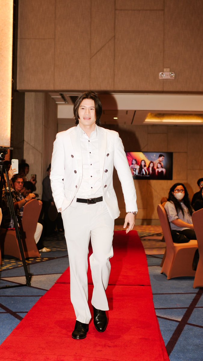 We’re head over heels for Gil Cuerva! Here he is at today’s #SlayonGMA media conference. 🔥

Catch the world premiere of ‘SLAY’ this March 24 at 9:25PM on GMA Prime. 

#GilCuerva