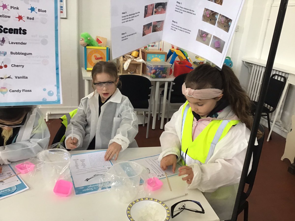 Y2Gayton's tweet photo. Year 2 enjoyed a wonderful trip to Port Sunlight to learn all about a washing day in the past. We continued our studies of Lord Leverhulme and enjoyed exploring how he looked after his workers. We even got to make our very own soap! @GaytonPrimary https://t.co/ciM7IrxVgs