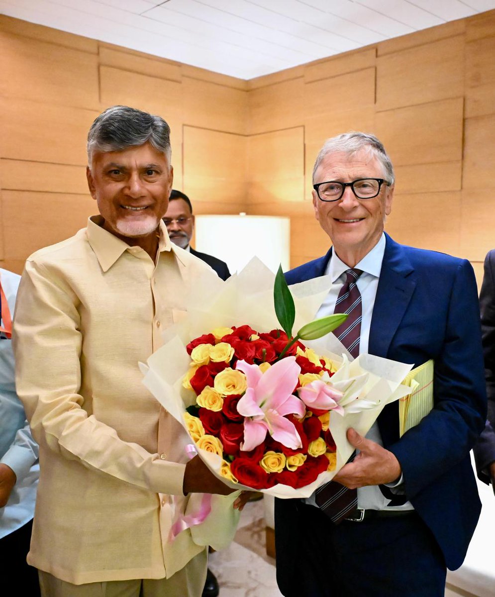 ncbn's tweet image. Had a wonderful meeting with Mr @BillGates today. We had a very productive discussion on how the GoAP and the Gates Foundation can collaborate for the development and welfare of the people of Andhra Pradesh. We explored the use of advanced technologies like Artificial…