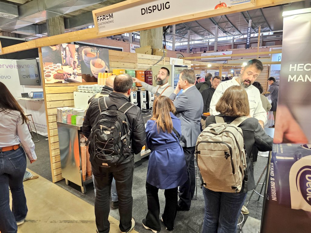 Últim dia de <a href="/ForumGastroGi/">Fòrum Gastronòmic Girona</a>! 🍖🥦🥨🍸 Al programa d'avui productes de 5a gamma, còctels, carbó i caliu i Catalunya territori d'estrelles! ⭐️⭐️⭐️
forumgirona.com/ca/