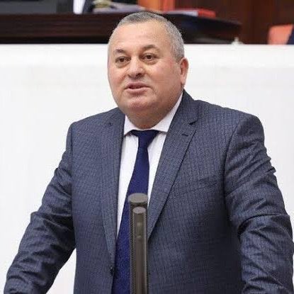 Cemal Enginyurt: "Hemen adalet mitingi yapmalıyız.

1 milyon kişi yapalım, hepimizi tutuklasınlar!"