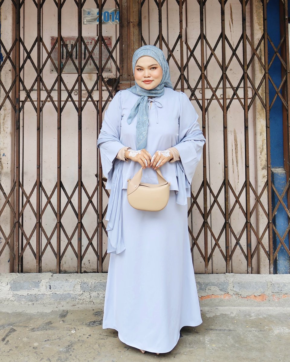 Yona Plain Set ni yang bestnya is korang bukan je boleh pakai waktu raya, nak pakai untuk pergi jalan jalan casual pun boleh 🤭.