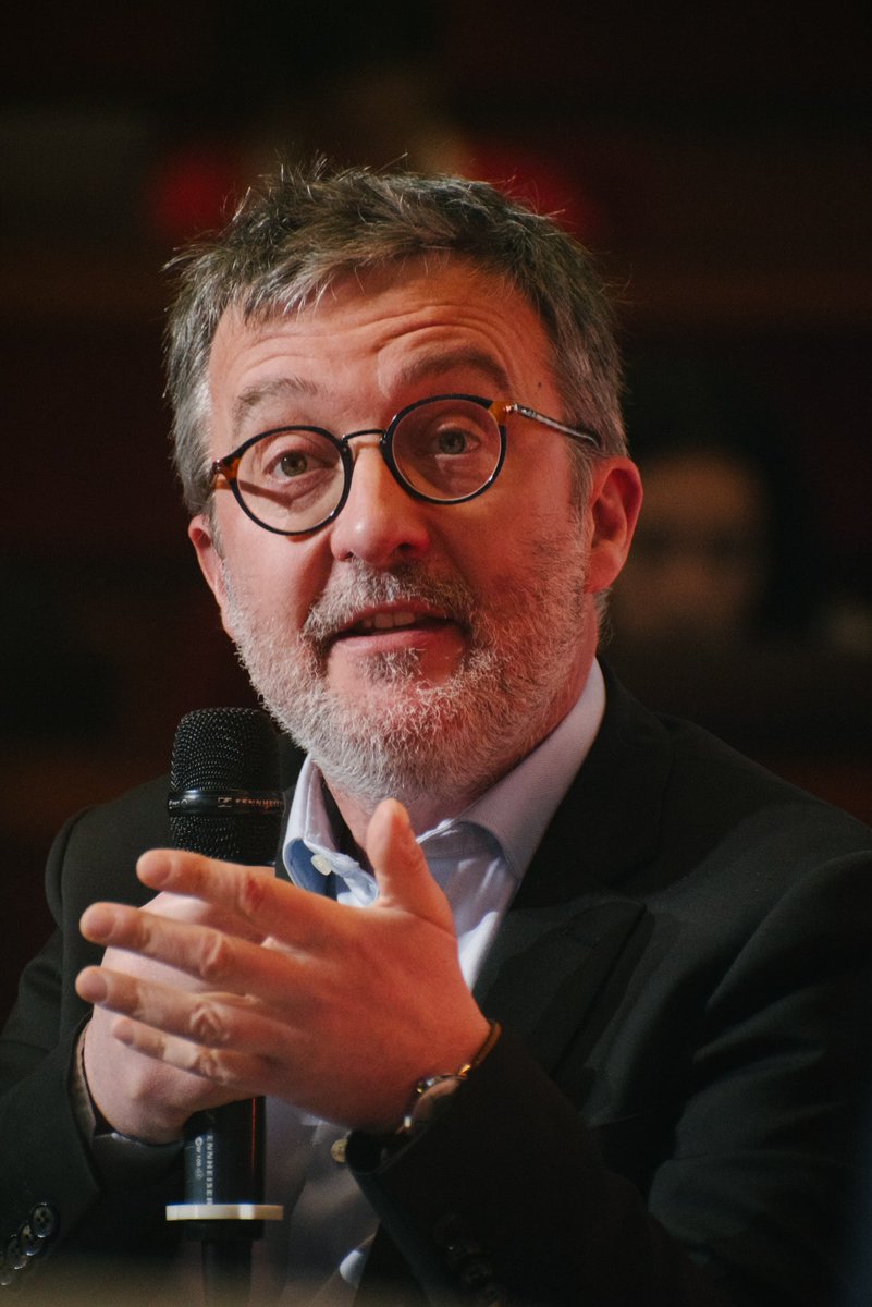 "En passant à l’échelon européen, on serait en mesure de dégager des marges de manœuvres pour développer des projets de “biens publics européens” comme le fait d’améliorer la qualité de l’air et d’assurer cette transition écologique, et d’assurer la défense des européens." selon