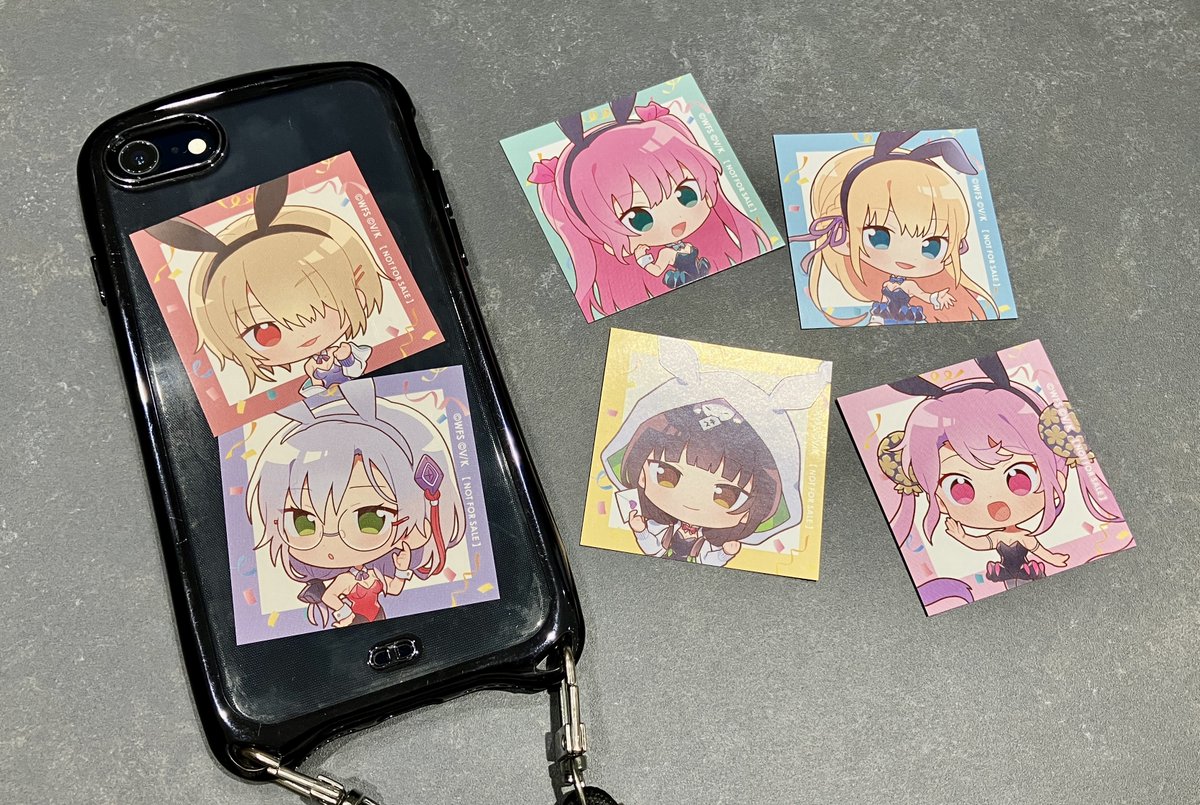 popupsp_kyoto's tweet photo. 【ヘブンバーンズレッド】

店内ではオリジナルグッズも販売しております🎵
お会計2,000円ごとに特典ステッカーをプレゼント🎁💕

スマホに2枚入る可愛いサイズで使い方いろいろ😊
是非あつめてくださいね🌟

▼コラボ詳細はこちら
https://t.co/rxFLncsLjk
#へブバン　#ヘブバン展 https://t.co/ptECzjNZxX
