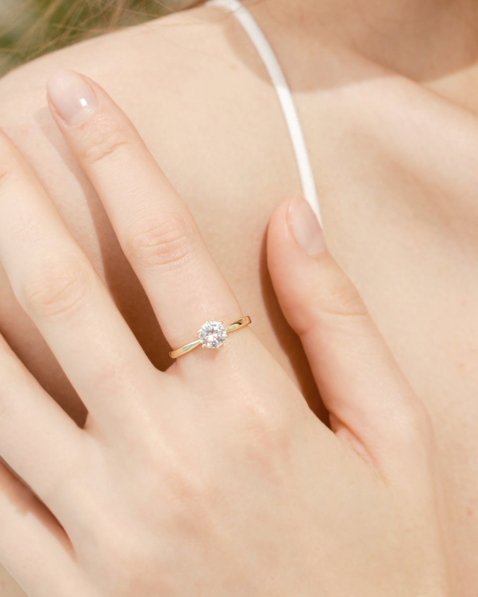 mikanajp's tweet image. Shimmer, shine, and studded divine! 💍💖

🔍 Kiyora Ring
🔍 Sakiho Ring

Check us here:
🛒 Lazada: s.lazada.com.ph/l.QC7
🛒 Shopee: shope.ee/6UvNlXVtyp
🛒 Tiktok: tiktok.com/@mikanajp

#MikanaCarefreeLuxury #PromiseRingCollection #MikanaEliteIntertwine