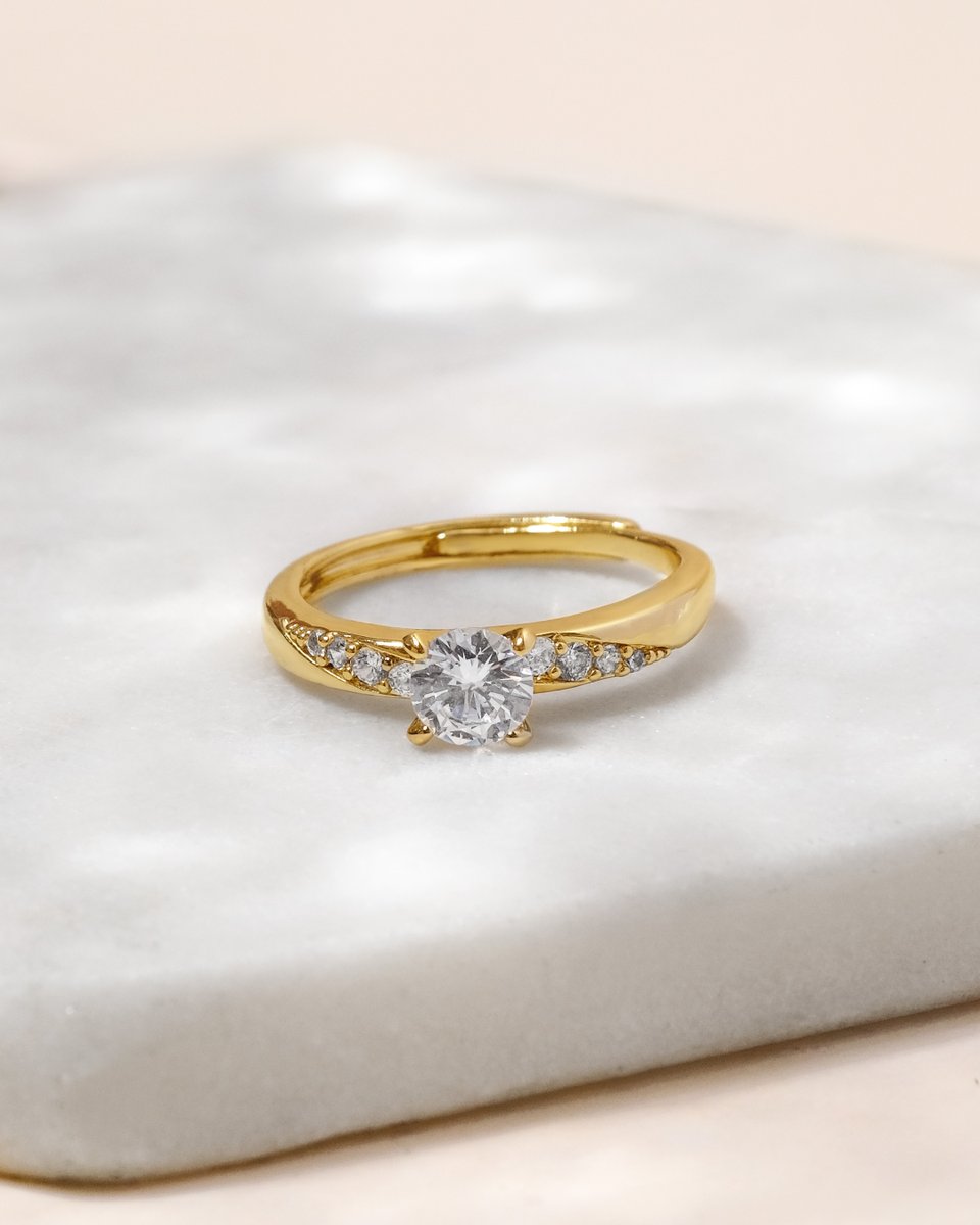 mikanajp's tweet image. Shimmer, shine, and studded divine! 💍💖

🔍 Kiyora Ring
🔍 Sakiho Ring

Check us here:
🛒 Lazada: s.lazada.com.ph/l.QC7
🛒 Shopee: shope.ee/6UvNlXVtyp
🛒 Tiktok: tiktok.com/@mikanajp

#MikanaCarefreeLuxury #PromiseRingCollection #MikanaEliteIntertwine