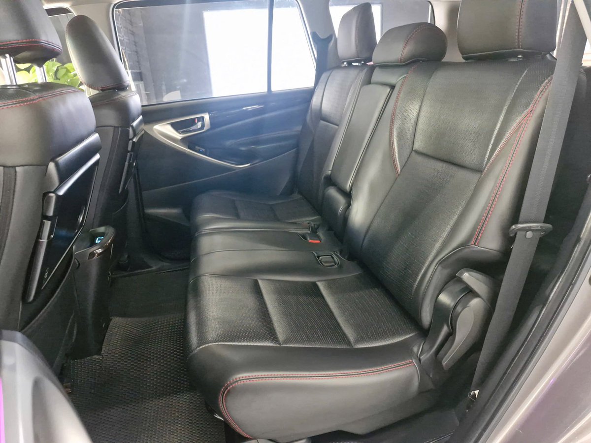 quannguyenauto's tweet photo. 👉Innova 2.0G 2021 8c ngồi , màu Vàng Đồng.
Xăng 2.0L - số tự động
Odo: 11v7 km full lịch sử
Phụ kiện: film, DVD Adroi, Cảnh báo áp suất lốp, Ghế Da…
- Xe đẹp bao zin, ko đâm đụng, ko ngập nước. Bao test.
☎️Giá: 67xtr
Lh: 0707987669
#toyota #innova #innova2021 https://t.co/kmyavd5YTC