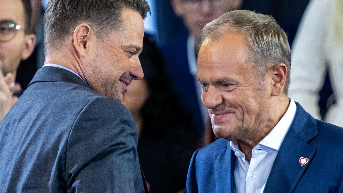 Kryhor's tweet image. Nie daj Panie Boże żeby on wygrał wybory. Bo nie tylko odbiorą Polakom wszystkie świadczenia, ale także sprowadza wszystkich niechcianych imigrantów z Europy, podwyższą wiek emerytalny, wprowadza euro i tak nas opodatkują ze nie złapiemy oddechu !!