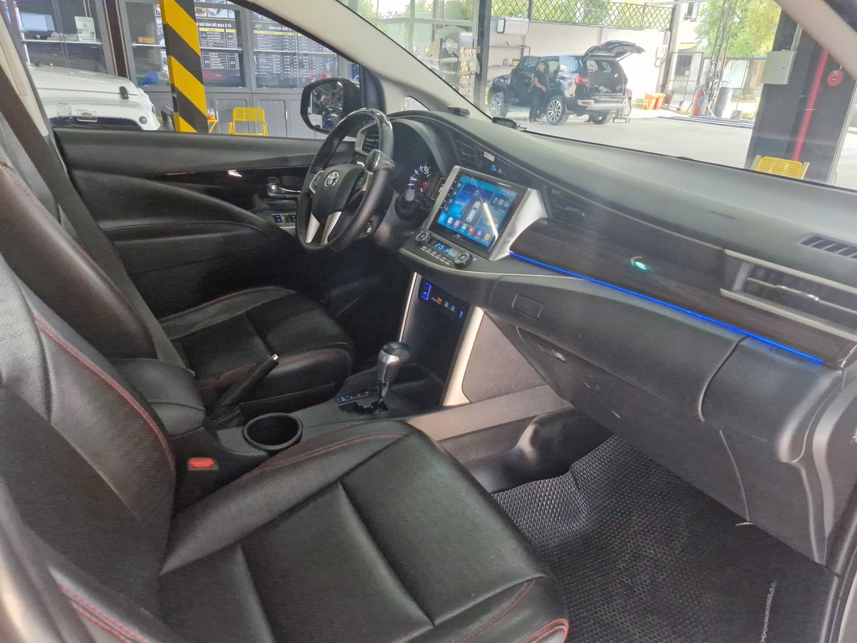 ngtruongquan's tweet photo. 👉Innova 2.0G 2021 8c ngồi , màu Vàng Đồng.
Xăng 2.0L - số tự động
Odo: 11v7 km full lịch sử
Phụ kiện: film, DVD Adroi, Cảnh báo áp suất lốp, Ghế Da…
- Xe đẹp bao zin, ko đâm đụng, ko ngập nước. Bao test.
☎️Giá: 67xtr
Lh: 0903320328
#toyota #innova #innova2021 https://t.co/y1qNKIGXkT