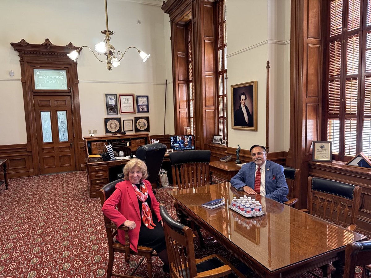 DoctorLalani's tweet photo. Had a great meeting today with @SecJaneNelson discussing issues concerning #Texas — and especially lessons learned from when she crafted and perfected #CPRIT. This session, we are writing legislation for #DPRIT, which would follow the exact same model.
A meeting isn’t successful if there’s no fun is involved — so we recreated the oldest known photo of this room of the Secretary of State’s office, sitting at the same antique table and overseeing the same antique desk!
The SoS office is a treasure trove!