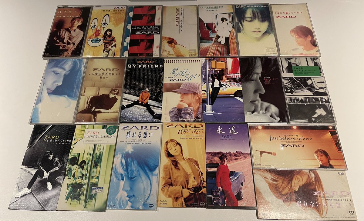 Cyan2009_quiz's tweet photo. 例のプールの釣果をアップします。
釣果①ふとZARDを集めようと思い拾った結果の21枚。初期〜中期作がだいたい集まった気がする。永遠が最後のほうに出てきたんだけど、揮毫が渡辺淳一だった。 https://t.co/n7t4BcKd32