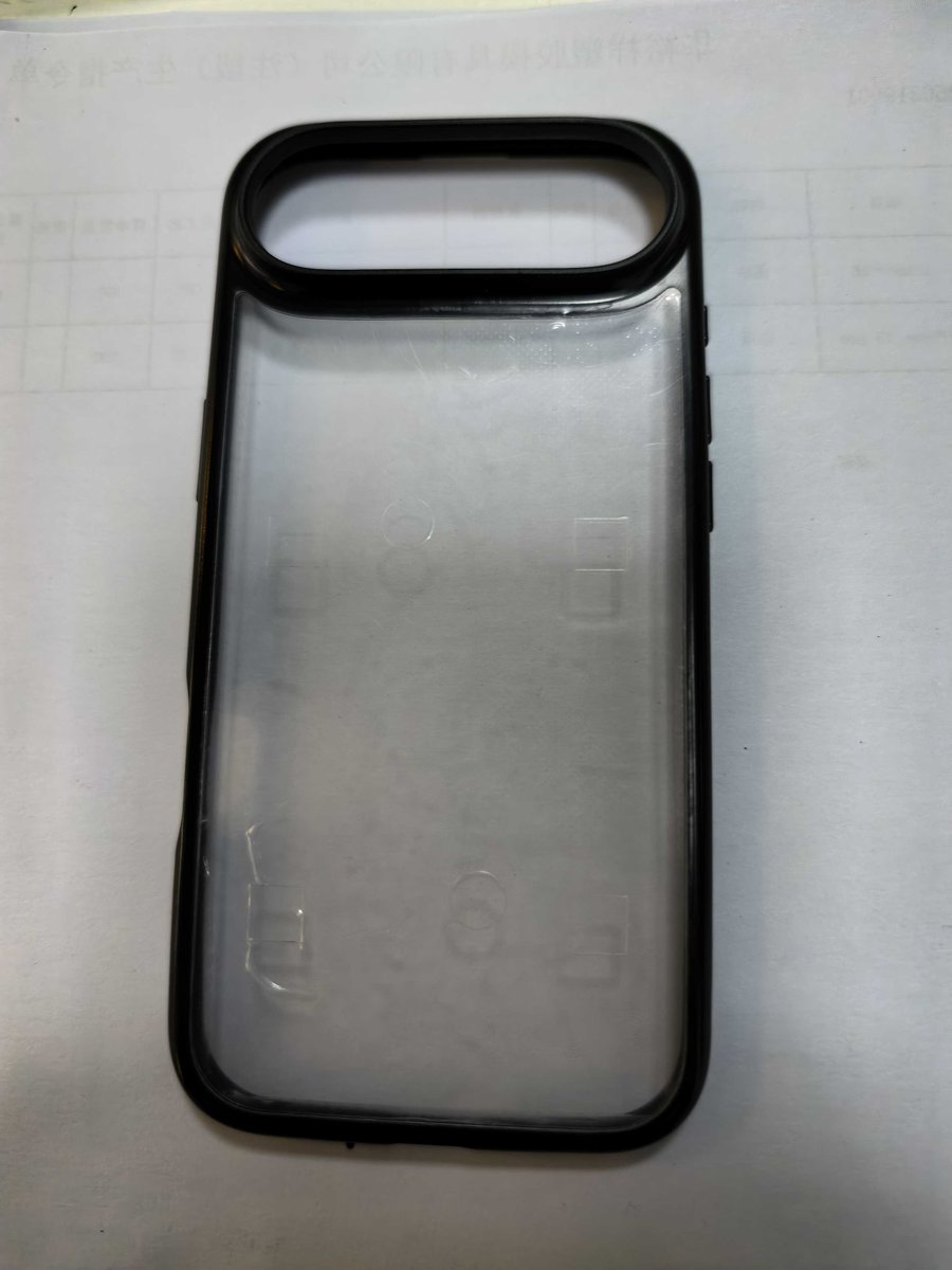 SonnyDickson's tweet image. Here’s your first look at a case for the iPhone 17 Air. If you didn’t know an Air was coming, you’d swear it was a Google Pixel case.