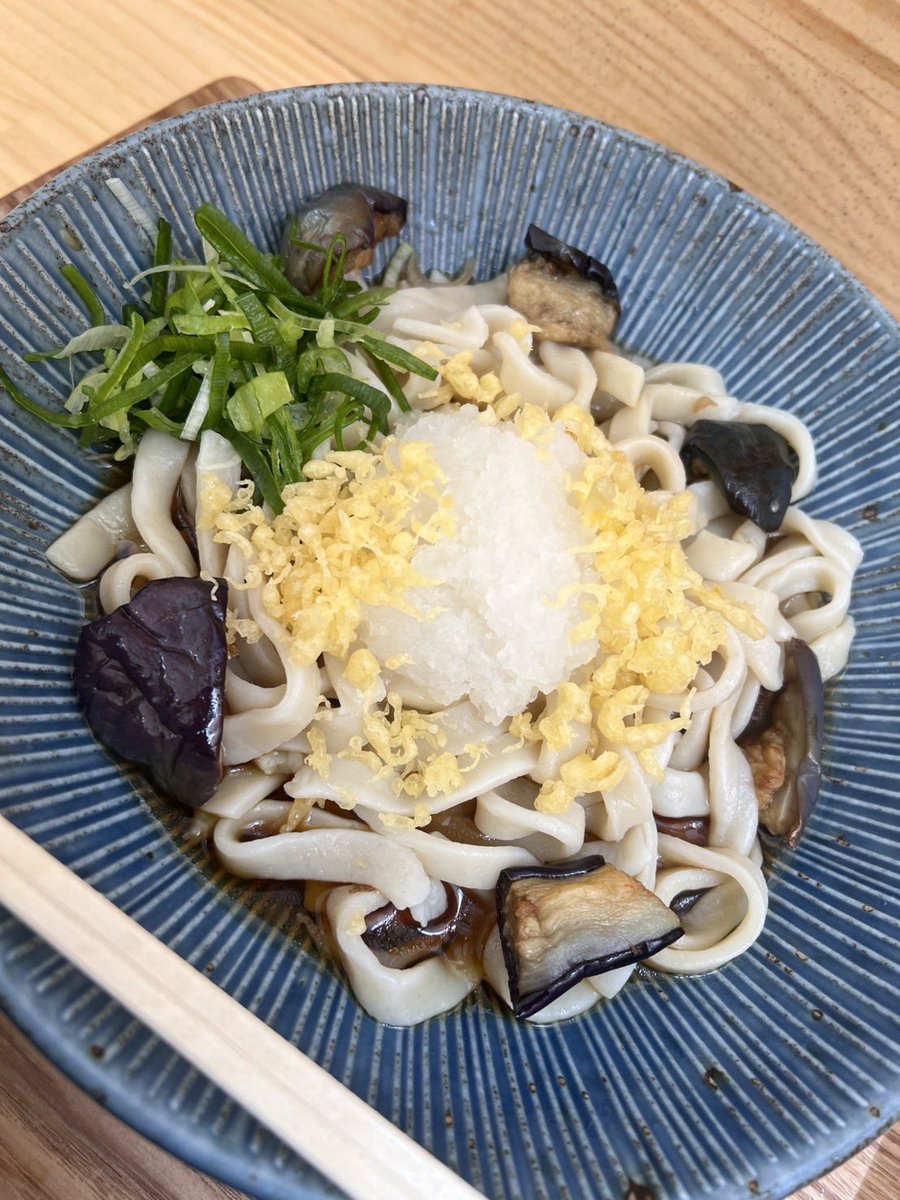 aelu_dadada's tweet photo. 寒いからさ
温かいうどん頼んだけど
寒さで温かくなかったわ https://t.co/4VE10aiwta