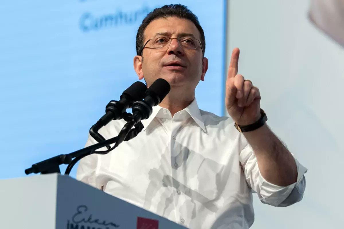 İBB Başkanı Ekrem İmamoğlu'ndan diploma açıklaması:

"İstanbul Üniversitesi Yönetim Kurulu'nun kararı hukuksuzdur. 
Bu kararı alanların tarih ve adalet önünde hesap verecekleri günler yakındır. Adalete, hukuka ve demokrasiye susamış milletimizin yürüyüşü durdurulamayacak."