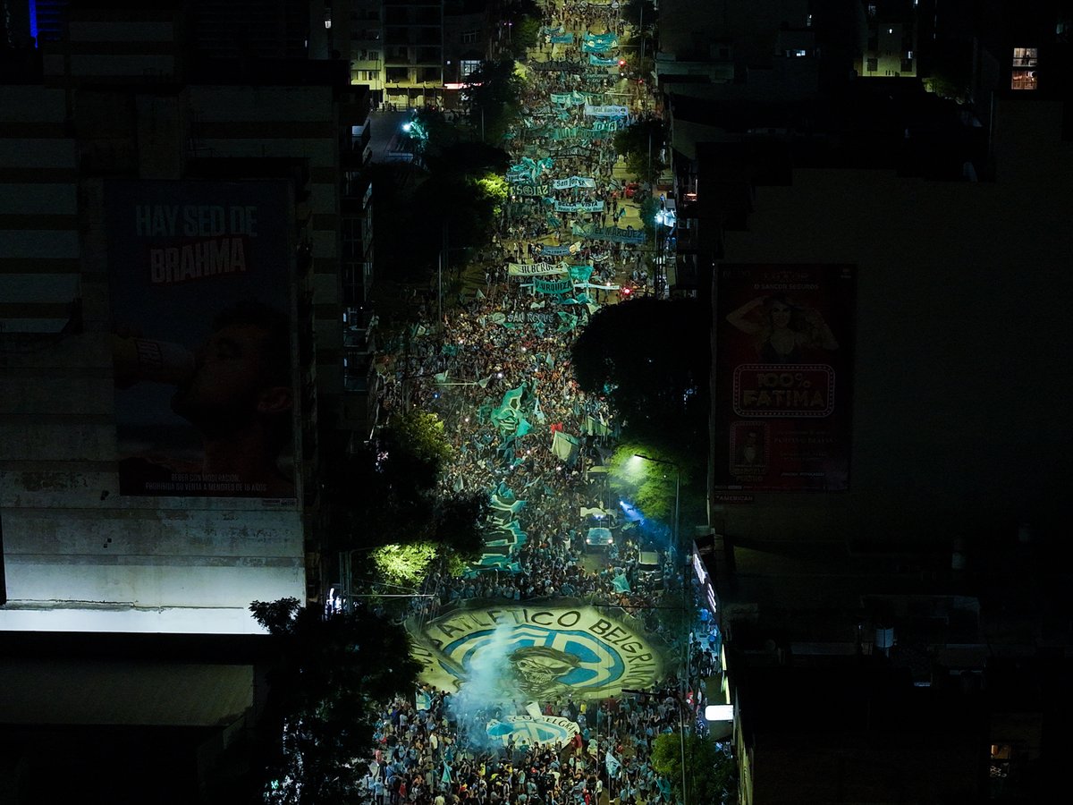 Más de 30 mil Piratas recibimos los #120AñosBelgrano celebrando en las calles de Alberdi. 🥳🏴‍☠️

¡Feliz cumpleaños, Belgrano querido! 🩵
