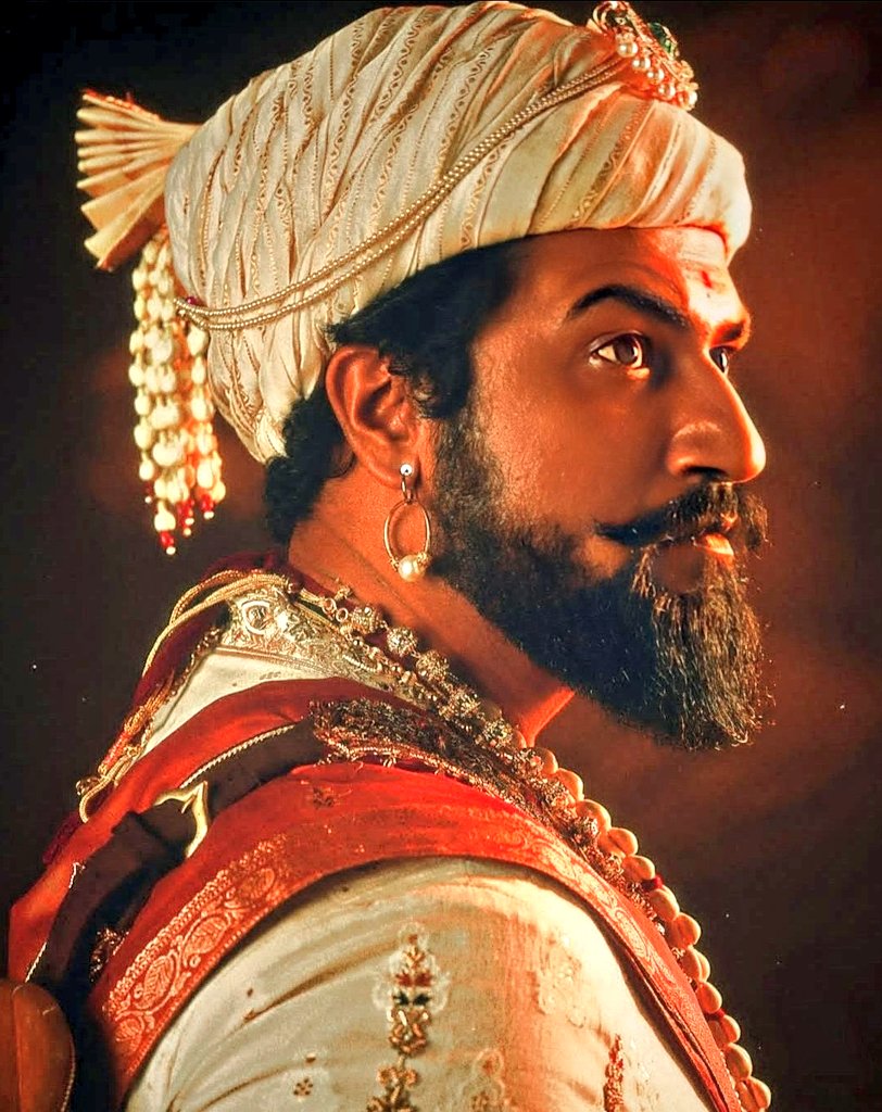 tehseenp's tweet photo. To my SM family and liberal friends who proudly stand against the BJP and the Right Wing—let’s not drown in our own hypocrisy. Picture this: if a film glorified a Mughal emperor and the rowdy Right erupted in protests and threats, we’d fiercely defend its freedom of expression, just as we did with Padmavat. So why waver now? The lunatics blaming Chhava or Vicky Kaushal’s breathtaking portrayal of my Chhatrapati Sambhaji Maharaj for the #NagpurViolence are dead wrong—art doesn’t spark riots, people do. As liberals, we must unrelentingly champion free speech, no exceptions, no double standards—stand firm, or we’re no better than the bigots we decry!
#NagpurRiots