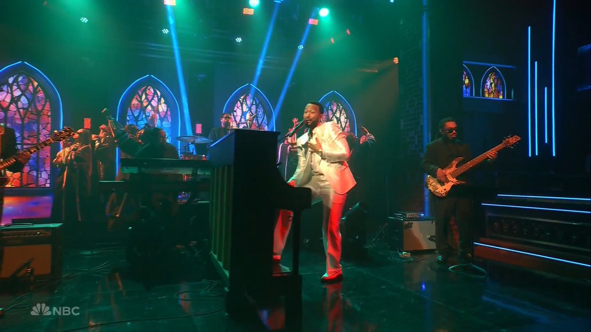 joseramonmarmtz's tweet image. .@johnlegend performing "Used To Love U"  with @blackthought and @theroots right now on @FallonTonight, I love that song!
#FallonTonight #GetLifted
