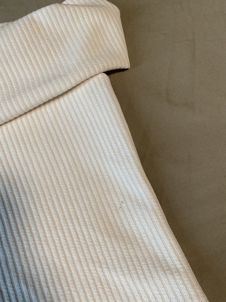 millnts's tweet photo. ปาดไหล่สีครีม มีตำหนิเล็กน้อย 
50฿ ค้าบบ🩷🩷
ค่าส่ง40฿
#เสื้อผ้ามือสอง #เสื้อครอป #เสื้อผ้ามือสองราคาถูก #เสื้อผ้ามือสองสภาพดี #เสื้อผ้ามือ2 #เสื้อผ้าแฟชั่นผู้หญิง #เสื้อผ้าแฟชั่น #เสื้อผ้าราคาถูก #โล๊ะตู้ https://t.co/Put5fSXoIB