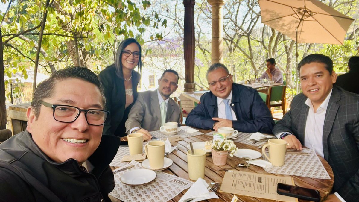DavidAscension's tweet photo. Desayuno con extraordinarias personas. @notariadomex @NotariosJalisco https://t.co/fJSBaxYI1l