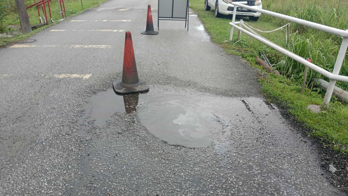 14 Mac 2024 - #KUANTAN     

21240-SRI TERUNTUM 23 
Seksyen 0.16

Kerja-kerja #RO1 Pothole Patching telah dijalankan di lokasi terbabit               

#ypmcare #ypmsb