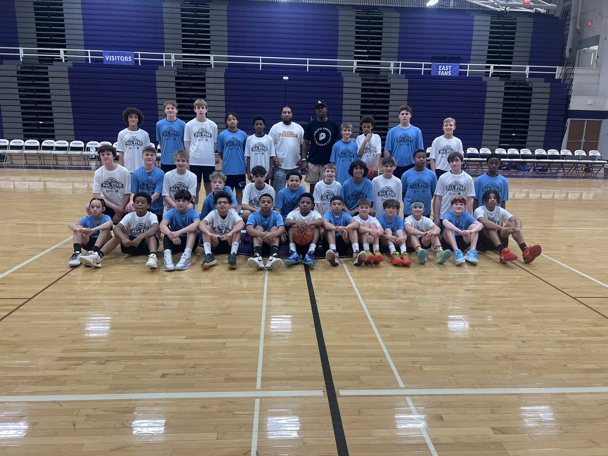 DaveFelici_'s tweet image. The 6th Boys game was held tonight. The Blue Team beat the White team by 9pts. The White was led by MVP Zaegan Crockett (Express United) 21pts & Garvey Meadows 18 pts. The Blue team was led by MVP Ranelle Perry (Express United) with 12pts 5 rebounds & Monroe Love with 10pts.