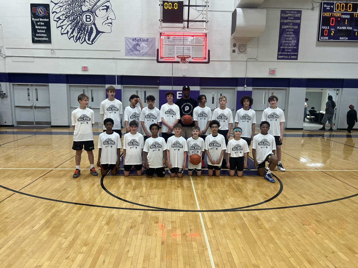 DaveFelici_'s tweet image. The 6th Boys game was held tonight. The Blue Team beat the White team by 9pts. The White was led by MVP Zaegan Crockett (Express United) 21pts & Garvey Meadows 18 pts. The Blue team was led by MVP Ranelle Perry (Express United) with 12pts 5 rebounds & Monroe Love with 10pts.