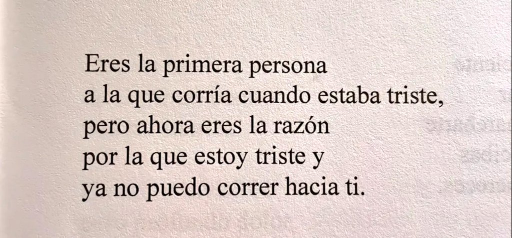 ZERRUTTI's tweet photo. Hoy tuve uno de esos episodios de desorientación, no sabía que podía ponerse peor, hasta que quise llamarte para sentirme segura, y la realidad me golpeó. 💔 https://t.co/XmJ68P1fRN