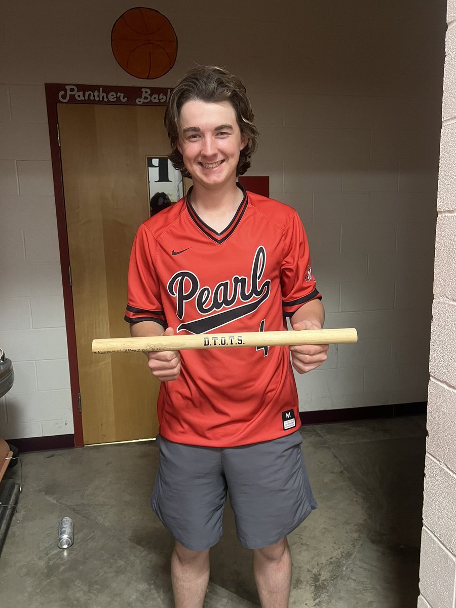 MaypearlBsBall's tweet image. #D.T.O.T.S. Player of The Game is @JUnderwood2026 who was 4-5 with 2 RBIs and 1 R scored. In a 22-0 victory over Rice to move to 4-0 in District play.
#StandardsOverFeelings
#LockedIn