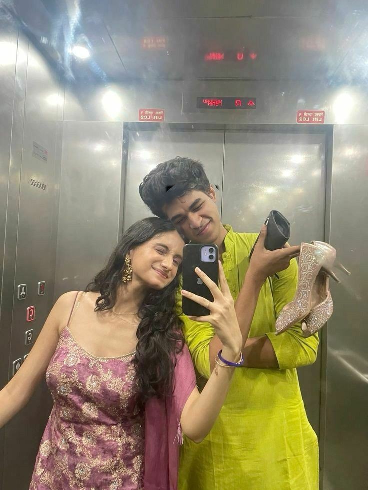 Bella🍸 tweet media