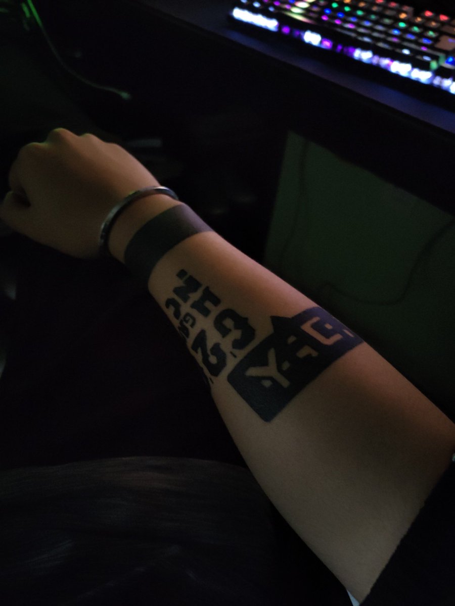 Trunks3009's tweet photo. @AshalsDream @CyberpunkGame got mine a few weeks ago too, yours looks amazing choom https://t.co/Kthlrtc5ok