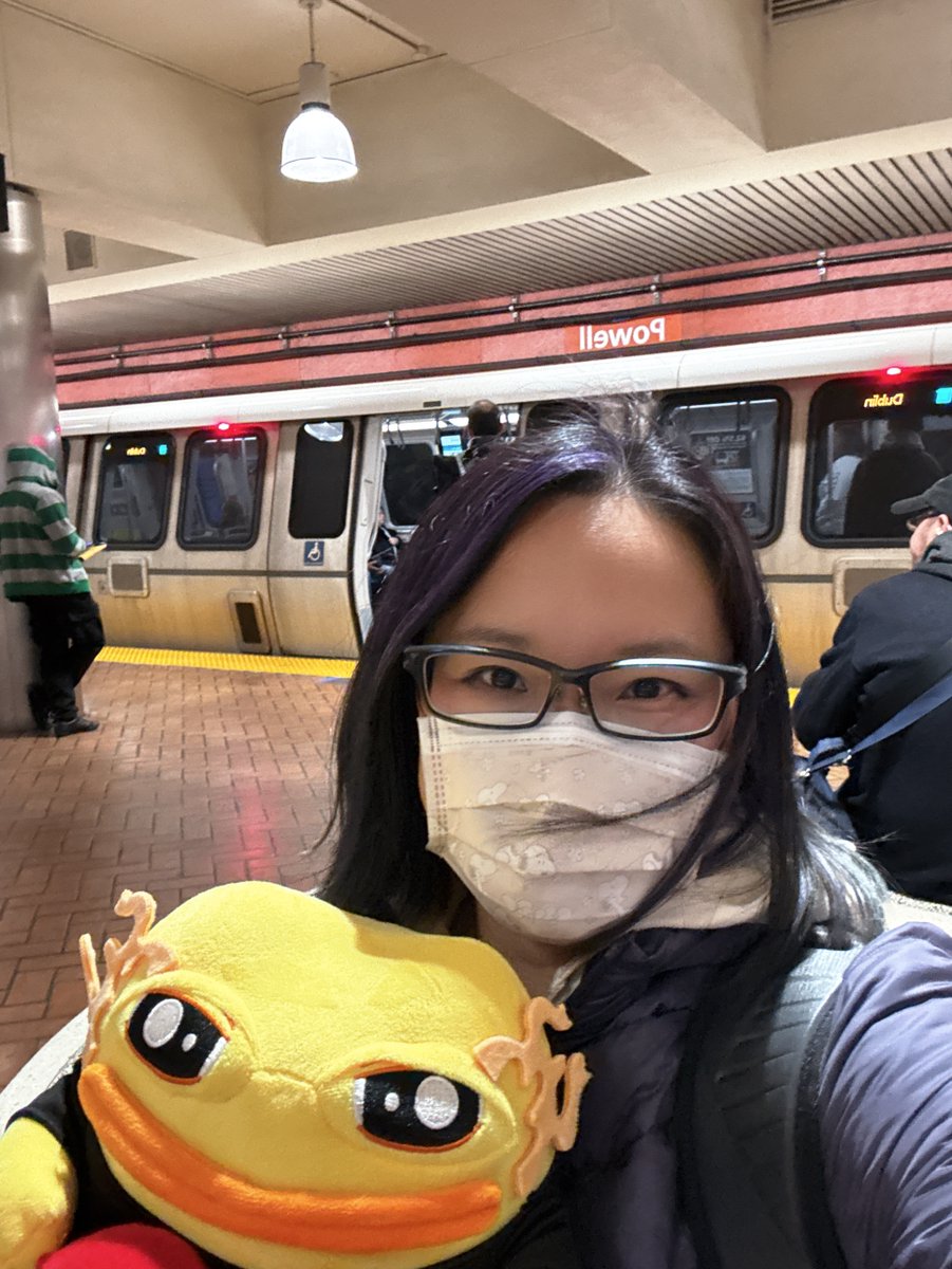 SeekersAlliance's tweet photo. #gmove! 👋
🎙️#Moveus and @nightLotus13 dropped by #GDC2025 & had a great chat with the @movementlabsxyz team!!! (stay tuned for the interview details) & thx for the invite!!! 🫶
🥰 Also met @kailanibtc from @tradeportxyz in person for the first time.
#BlockchainGaming #TCG https://t.co/zcopeYIZJF
