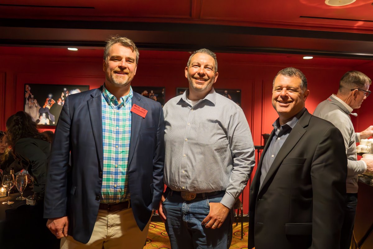 NorCalABC's tweet photo. Tonight, @ABCofCalifornia kicked off Legislative Action Day with an opening reception, bringing together four chapters—@NorCalABC @ABCSocal1 @ABCCentralCal @ABC_SanDiego

Tomorrow, we hit the Capitol to advocate for workforce development, fair competition, and free enterprise. https://t.co/jdbfhoHpjM