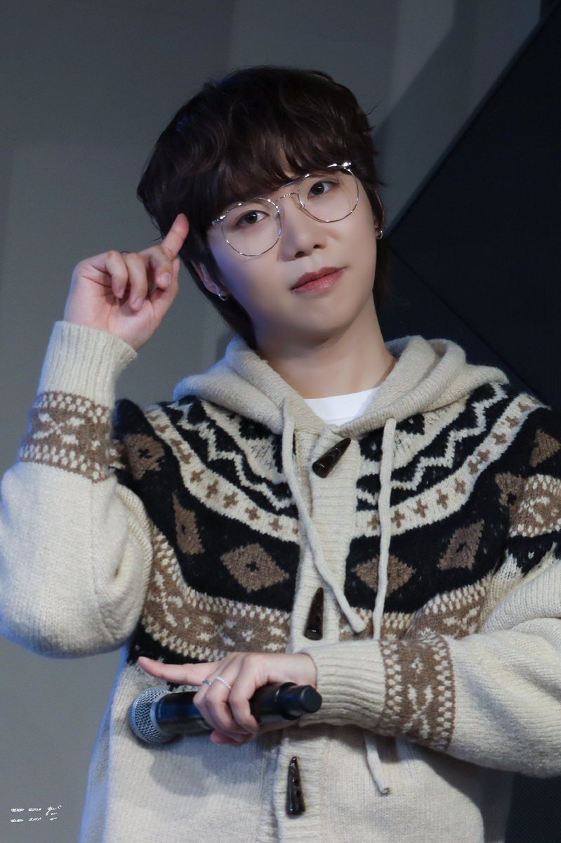 __cocoroki's tweet photo. 250211 키스엔터 1부
#FAVE1 #페이브원 #록현 #김록현
#ロッキョン@gusdl210 @FAVE1_official https://t.co/mTGRmwbvhf