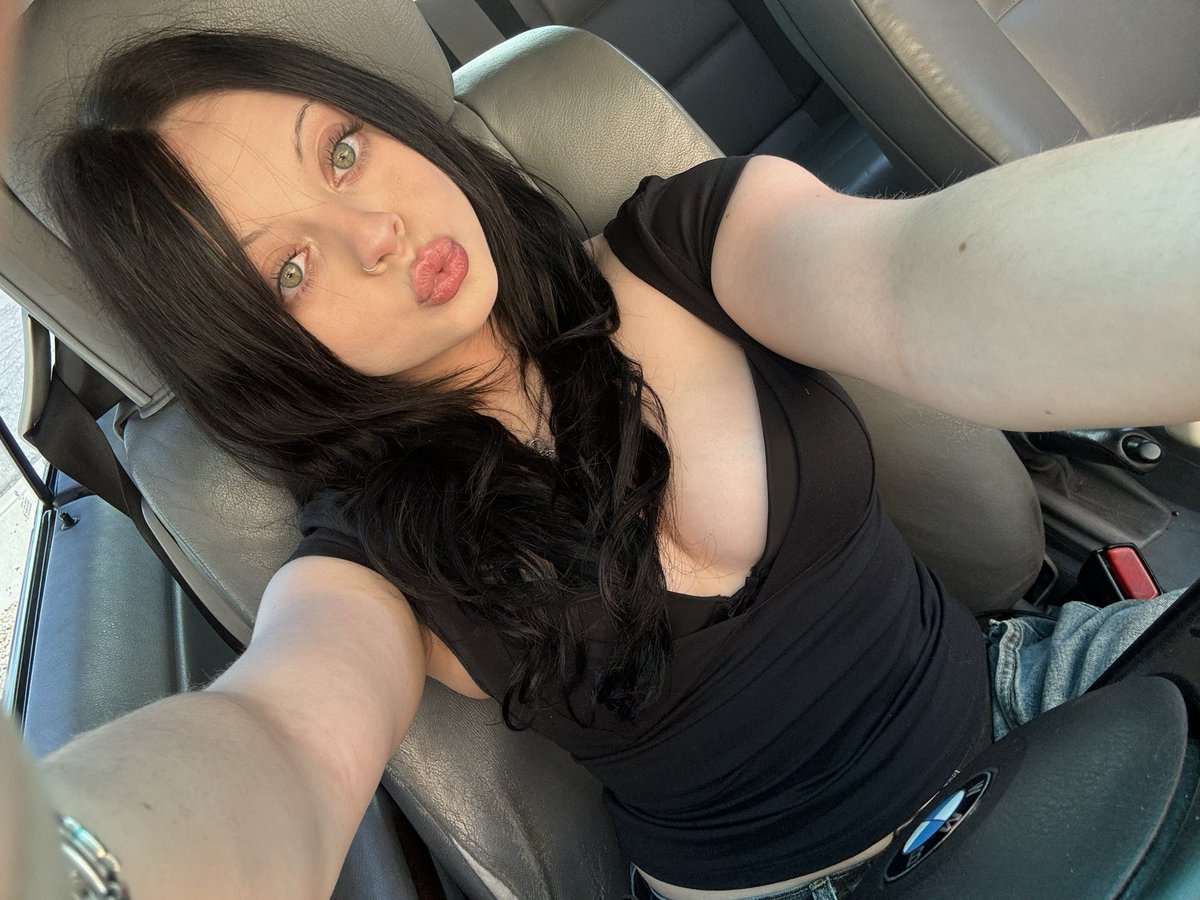 hitdior's tweet image. Car selfies till I die
