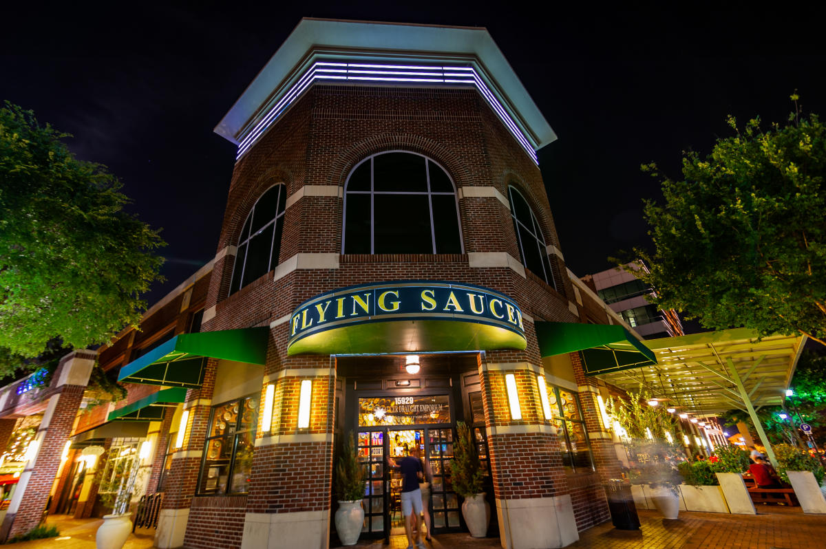 techstartupsco's tweet image. 🌟 Raleigh, join us! Tech + Startups Community Social @FlyingSaucerHou Draught Emporium, Thu Mar 20. Share ideas, enjoy drinks, connect with innovators. RSVP in comments! #RaleighTech #Startups #CommunitySocial