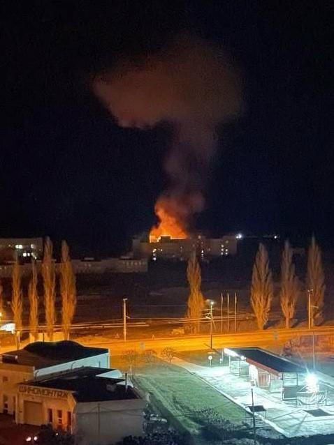 YourAnonCentral's tweet image. Russia ended the ceasefire in Ukraine it negotiated with Trump minutes after agreeing to it. Trump is a failure and clown.