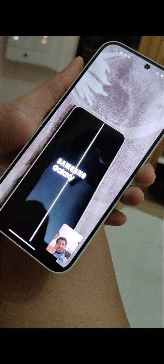 Ashok Mor (@_techibee) on Twitter photo 🚨 Green/White Line Issue Strikes Again! 🚨 FINALLY A LINE CASE IN MY HOUSE
SHAME ON YOU, <a href="/SamsungIndia/">Samsung India</a>
My family's Galaxy S21 FE just developed a white line on the display out of nowhere! 😤
📱 No drops, no dents, no repairs just a perfectly maintained phone.
💬 Checked on 🚨 Green/White Line Issue Strikes Again! 🚨 FINALLY A LINE CASE IN MY HOUSE
SHAME ON YOU, <a href="/SamsungIndia/">Samsung India</a>
My family's Galaxy S21 FE just developed a white line on the display out of nowhere! 😤
📱 No drops, no dents, no repairs just a perfectly maintained phone.
💬 Checked on