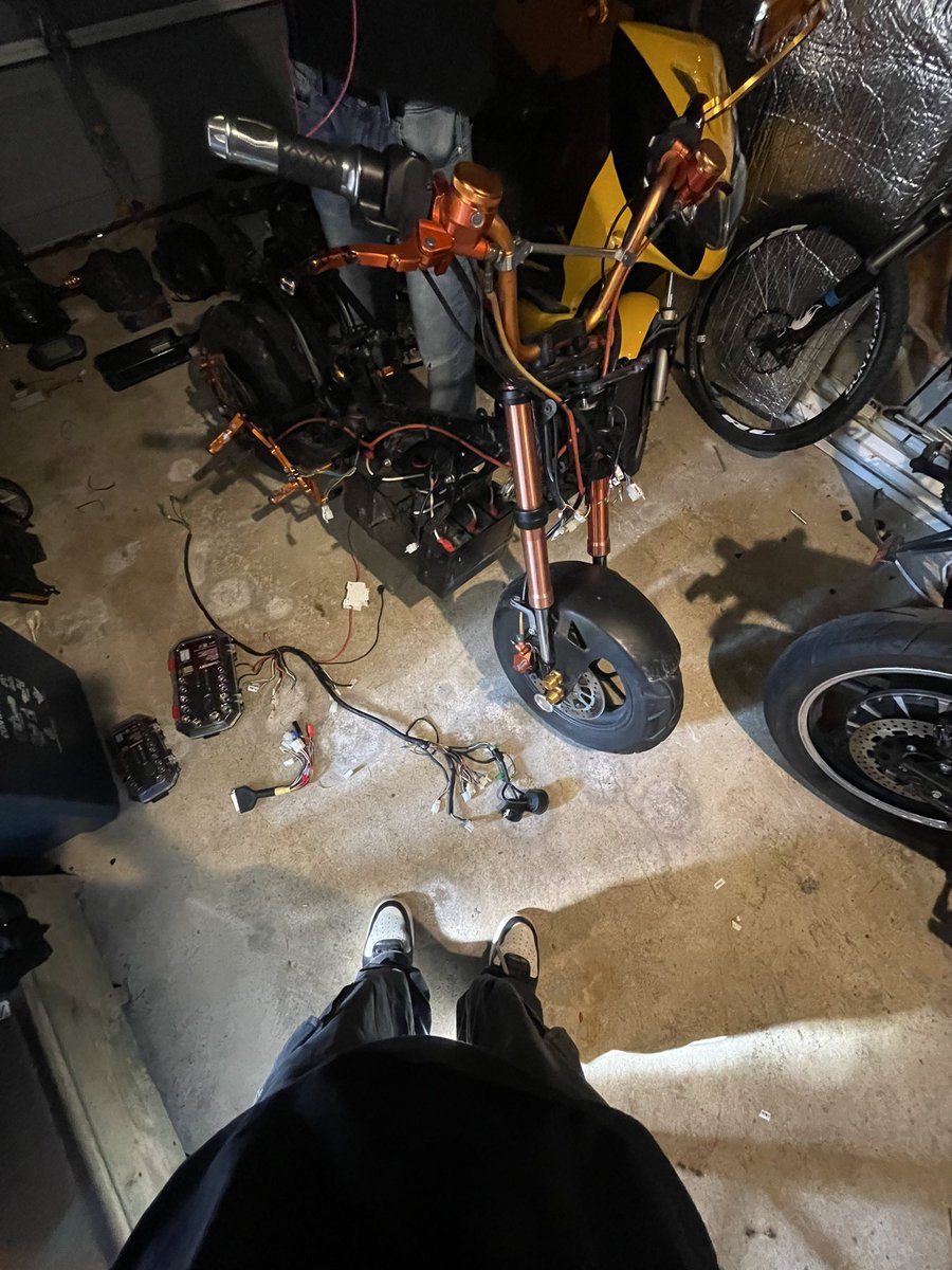 casperkeyidong's tweet image. Your friendly neighborhood electric motorcycle and bike mechanic :)