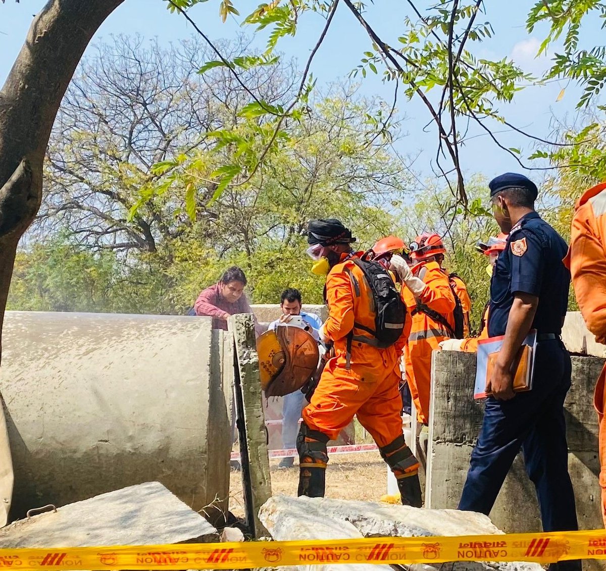 HP_SDRF's tweet photo. HP SDRF Secures 1st Position in Regional Level (North Zone) CSSR Competition at Ghaziabad on March 18, 2025. 
#HPSDRF #NDRF @himpolice @ndmaindia @ndrfindia @nidmmhaindia @arjit_sen https://t.co/hpYoRl6tOa