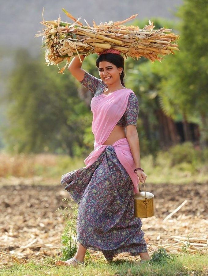 ये ना पूछो,कि ये जिंदगी ख़ुशी कब देती है 
क्योंकि ये शिकायत उसे भी है,जिसे ये जिंदगी सब कुछ देती है...!! 🙂

निवण प्रणाम सा 🙏