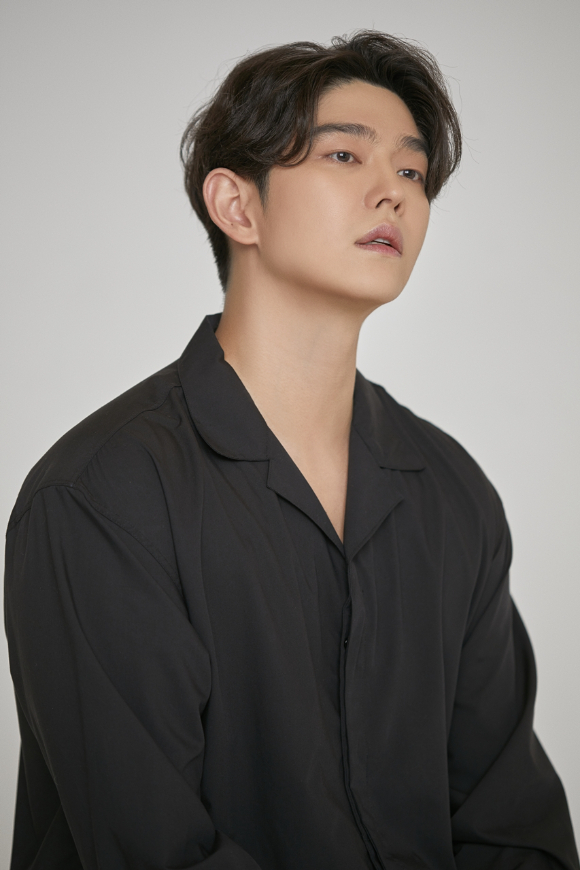 kdramacasting's tweet photo. #YoonKyunSang reportedly to make a cameo appearance in tvN drama <#Seochodong> for supporting <#Pinocchio>(2014) co-cast #LeeJongSuk.

Broadcast in this year.

#MunKaYoung #RyuHyeYoung #KangYouSeok #LimSungJae https://t.co/8g7ycdrq1C