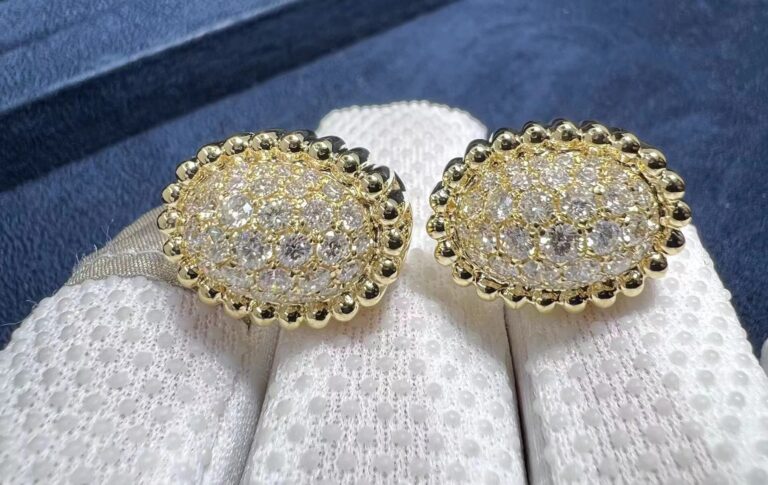 custom_brands's tweet photo. eaturing stunning customization options. Find your favorite piece of jewelry and indulge in unparalleled elegance 

#custommadejewelry #diamondearring #luxuryearring #luxurydiamondearring #customejewelry https://t.co/WvS0YhiQLi
