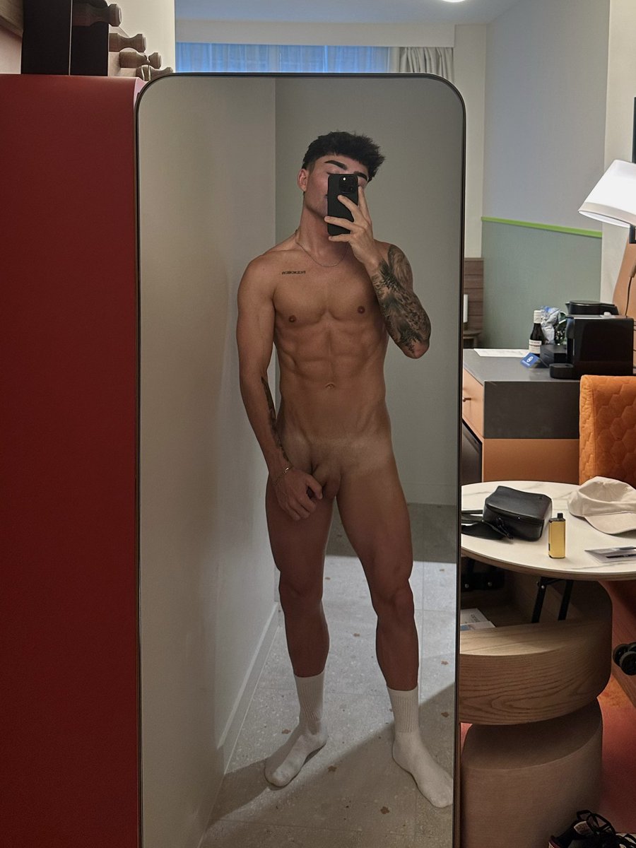 Happy hump day 👀