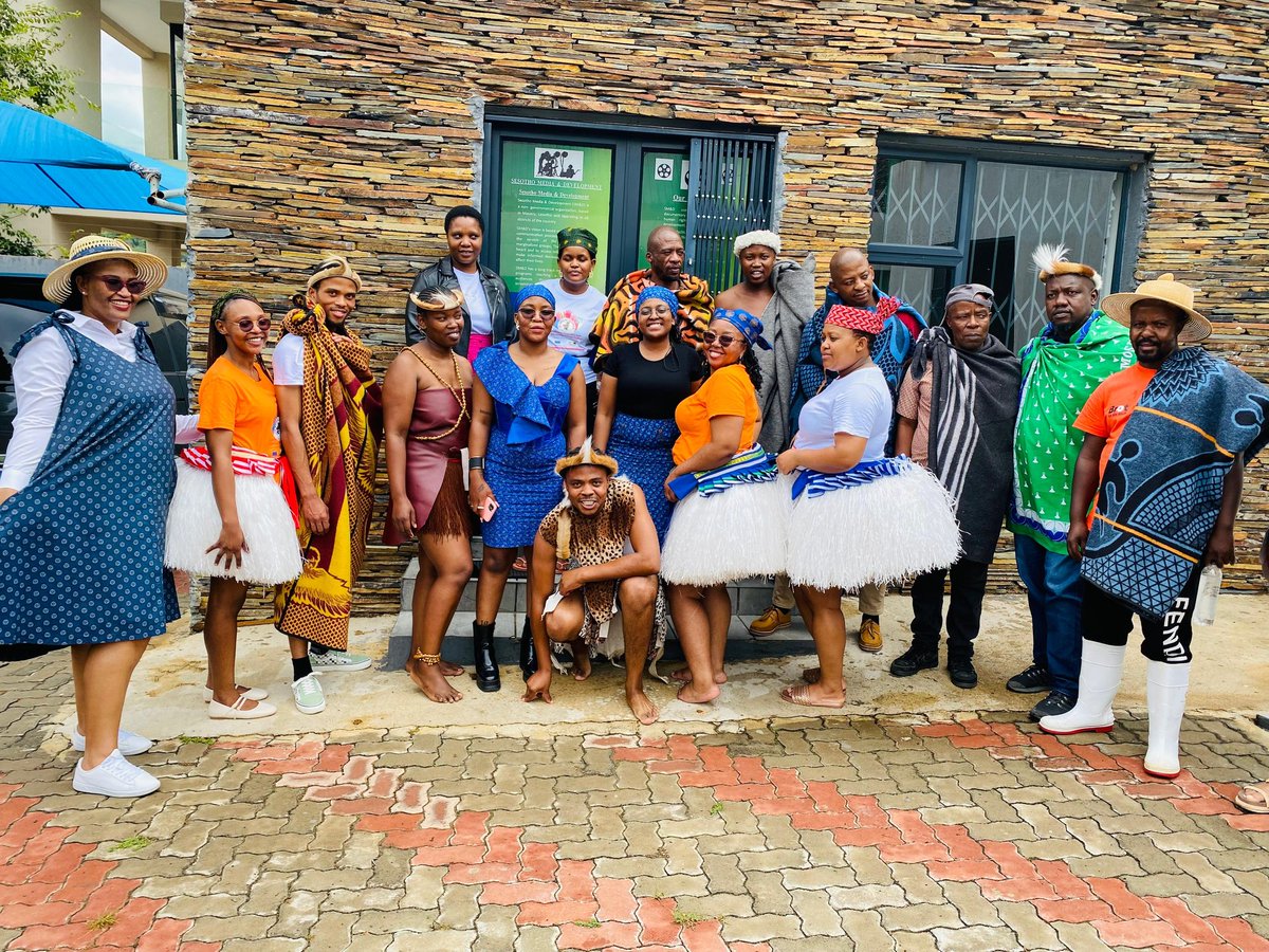 Harea salla morao, le rona re ketekile letsatsi la Morena Moshoeshoe oa pele mothehi oa sechaba sa Basotho. Re hopola bohlale ba hae, sebete sa hae, le lerato la hae la ho kopanya batho. A re tsoeleng pele ho boloka lefa la hae ka ho hlomphana, ho sebetsa 'moho.