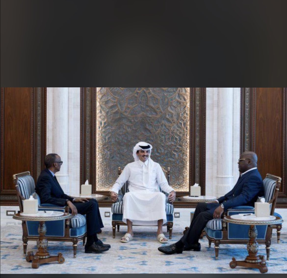 Analysons un peu cette photo , ça chauffe 🔥 sur la toile 📋 
#Interrogeons nous., #parlons-en 
<a href="/UEenRDC/">UE en RDC🇪🇺</a> 
<a href="/intalert/">International Alert</a> 
#cessezlefeu
#Paix 
#amani